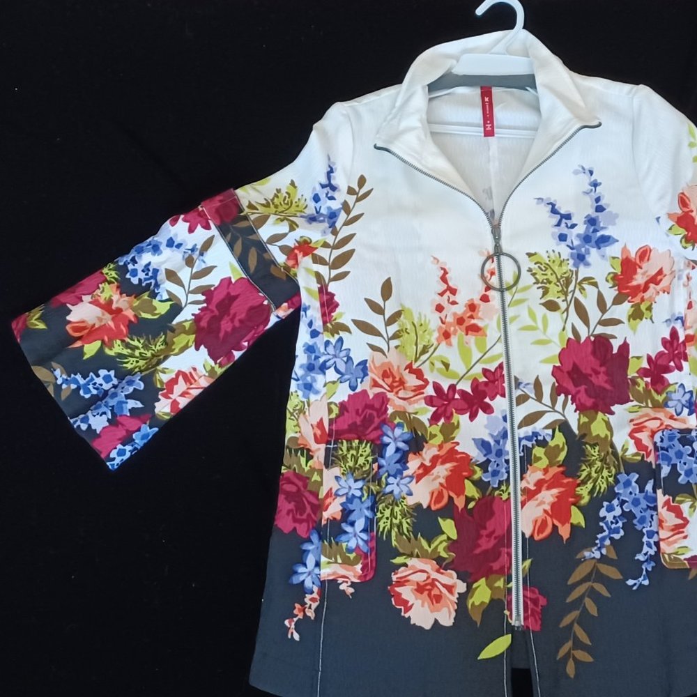 IC Collection by Connie K Floral Black/White jacket - Picture 4 of 13